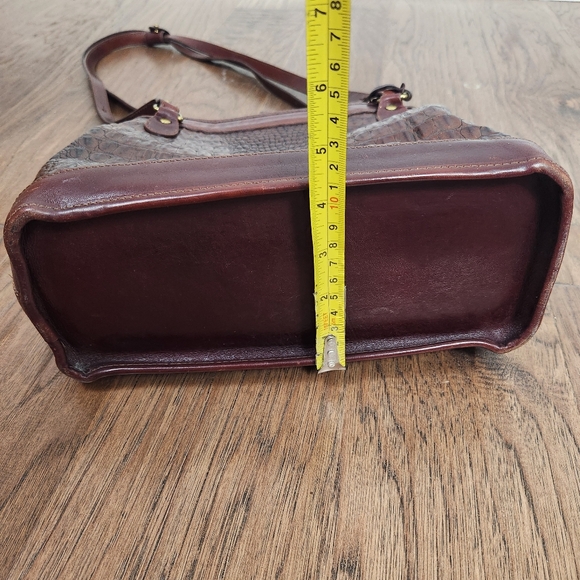 VTG BRAHMIN Brown Reptile Embossed Leather Purse - Picture 10 of 13